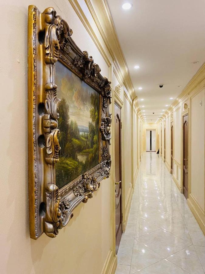 Leoton Chernivtsi Hotel ภายนอก รูปภาพ