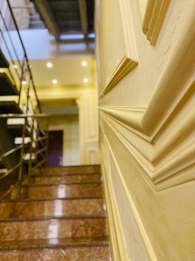 Leoton Chernivtsi Hotel ภายนอก รูปภาพ